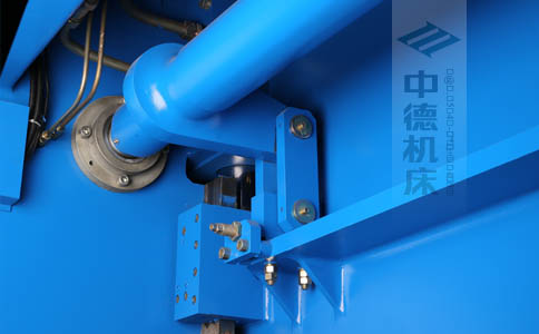 ZDPK-8025配有中德公司最新型扭軸同步裝置，強度高，能調(diào)節(jié)，專利技術(shù).jpg